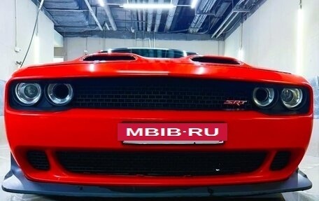 Dodge Challenger III рестайлинг 2, 2018 год, 5 000 000 рублей, 2 фотография