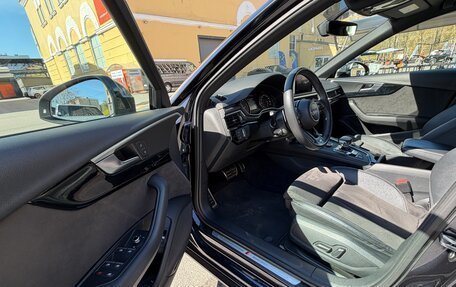 Audi A4, 2017 год, 2 700 000 рублей, 12 фотография