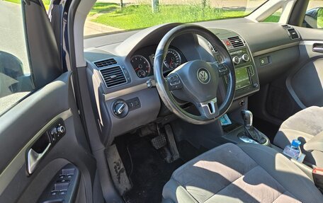 Volkswagen Touran III, 2013 год, 928 000 рублей, 10 фотография