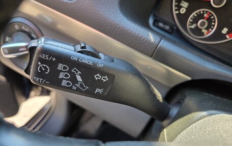 Volkswagen Touran III, 2013 год, 928 000 рублей, 6 фотография