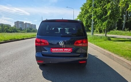 Volkswagen Touran III, 2013 год, 928 000 рублей, 11 фотография