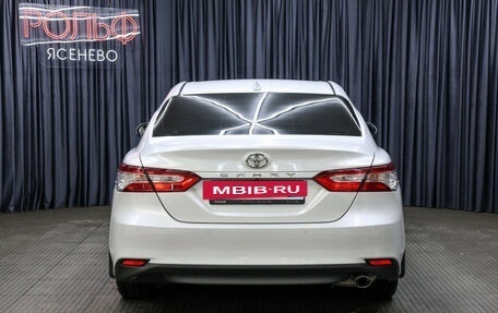Toyota Camry, 2022 год, 3 227 000 рублей, 7 фотография
