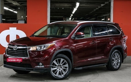 Toyota Highlander III, 2014 год, 2 497 000 рублей, 2 фотография