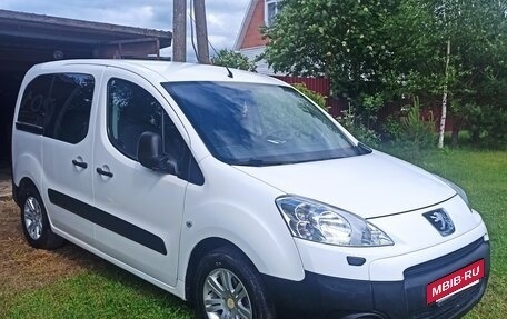 Peugeot Partner II рестайлинг 2, 2010 год, 850 000 рублей, 2 фотография