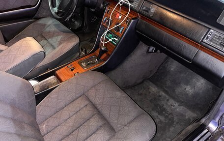 Mercedes-Benz E-Класс, 1994 год, 500 000 рублей, 12 фотография