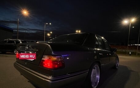 Mercedes-Benz E-Класс, 1994 год, 500 000 рублей, 6 фотография