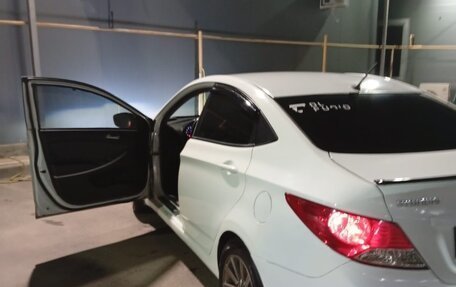 Hyundai Solaris II рестайлинг, 2013 год, 850 000 рублей, 2 фотография