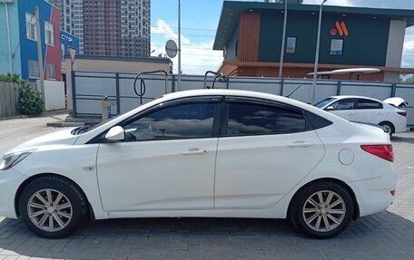 Hyundai Solaris II рестайлинг, 2013 год, 850 000 рублей, 10 фотография