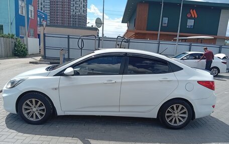 Hyundai Solaris II рестайлинг, 2013 год, 850 000 рублей, 14 фотография