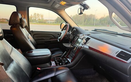 Cadillac Escalade III, 2007 год, 1 300 000 рублей, 14 фотография