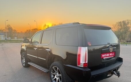 Cadillac Escalade III, 2007 год, 1 300 000 рублей, 9 фотография