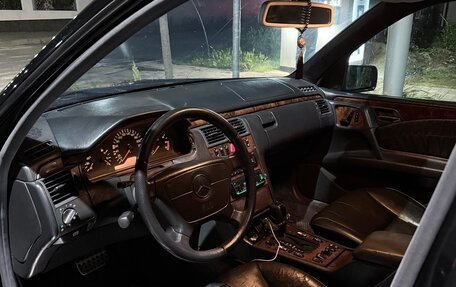 Mercedes-Benz E-Класс, 1997 год, 430 000 рублей, 8 фотография