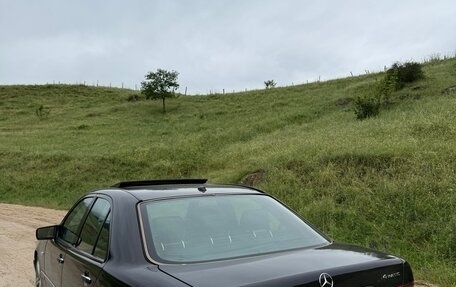 Mercedes-Benz E-Класс, 1997 год, 430 000 рублей, 6 фотография