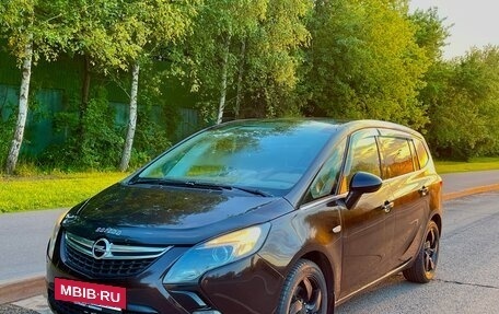 Opel Zafira C рестайлинг, 2012 год, 1 095 000 рублей, 2 фотография