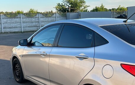 Hyundai Solaris II рестайлинг, 2011 год, 650 000 рублей, 2 фотография