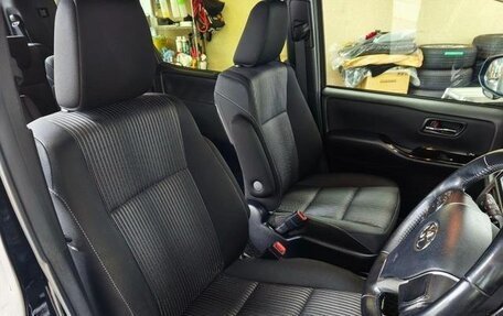 Toyota Voxy III, 2020 год, 2 054 000 рублей, 7 фотография