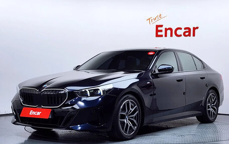 BMW 5 серия, 2023 год, 6 900 000 рублей, 1 фотография