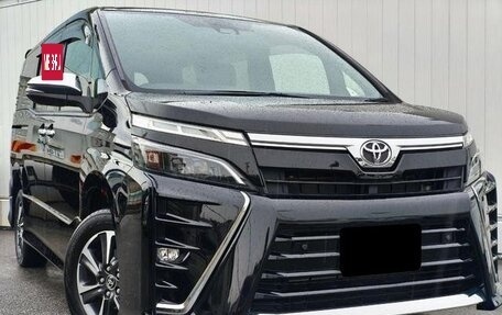 Toyota Voxy III, 2020 год, 2 054 000 рублей, 5 фотография