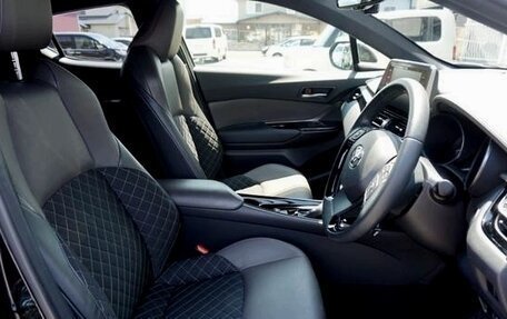 Toyota C-HR I рестайлинг, 2020 год, 1 718 000 рублей, 8 фотография