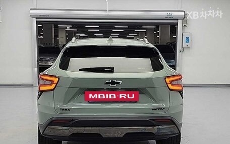 Chevrolet Trax, 2023 год, 1 630 005 рублей, 3 фотография