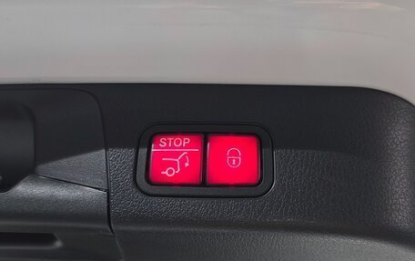 Mercedes-Benz GLB, 2021 год, 3 138 000 рублей, 23 фотография