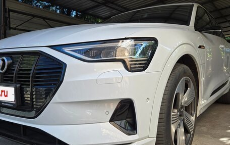 Audi e-tron I, 2019 год, 3 300 000 рублей, 1 фотография