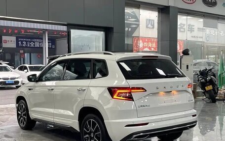 Skoda Karoq I, 2022 год, 1 830 005 рублей, 3 фотография