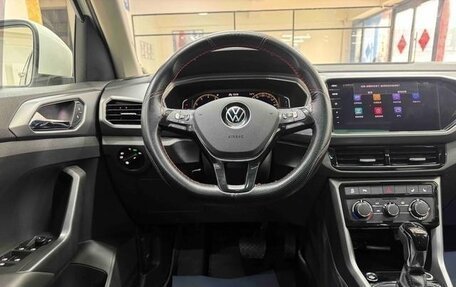 Volkswagen T-Cross I, 2022 год, 1 600 000 рублей, 9 фотография