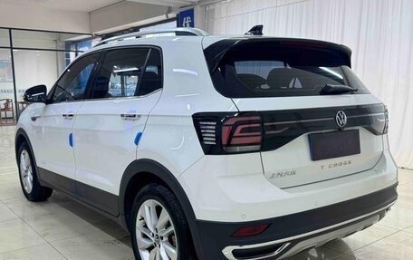 Volkswagen T-Cross I, 2022 год, 1 600 000 рублей, 16 фотография