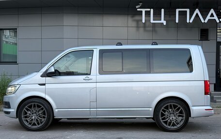 Volkswagen Multivan T6 рестайлинг, 2015 год, 2 700 000 рублей, 5 фотография