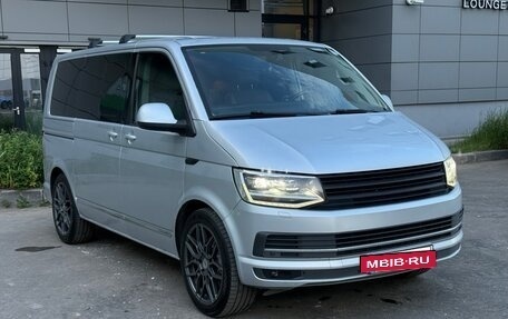 Volkswagen Multivan T6 рестайлинг, 2015 год, 2 700 000 рублей, 2 фотография