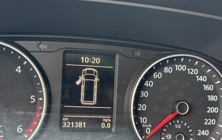 Volkswagen Multivan T6 рестайлинг, 2015 год, 2 700 000 рублей, 8 фотография