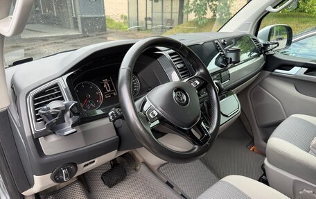 Volkswagen Multivan T6 рестайлинг, 2015 год, 2 700 000 рублей, 9 фотография