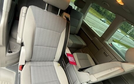 Volkswagen Multivan T6 рестайлинг, 2015 год, 2 700 000 рублей, 12 фотография