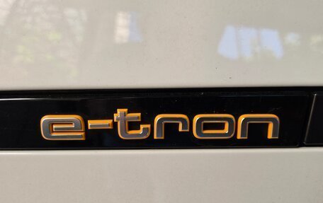 Audi e-tron I, 2019 год, 3 300 000 рублей, 10 фотография