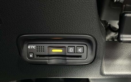 Honda Vezel, 2018 год, 1 315 000 рублей, 12 фотография