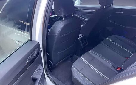 Volkswagen Golf VIII, 2023 год, 1 458 000 рублей, 20 фотография