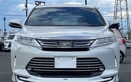 Toyota Harrier, 2019 год, 1 900 000 рублей, 2 фотография