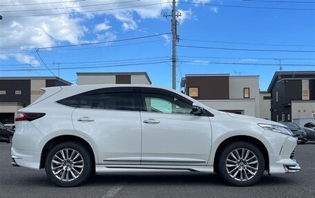 Toyota Harrier, 2019 год, 1 900 000 рублей, 4 фотография
