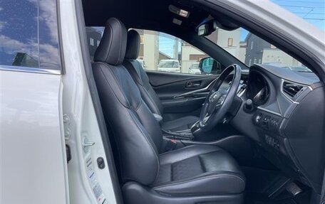 Toyota Harrier, 2019 год, 1 900 000 рублей, 13 фотография