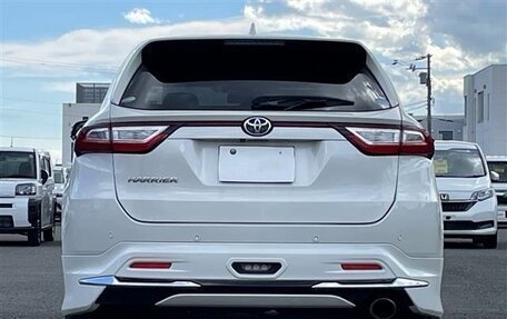 Toyota Harrier, 2019 год, 1 900 000 рублей, 7 фотография