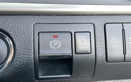 Toyota Harrier, 2019 год, 1 900 000 рублей, 27 фотография