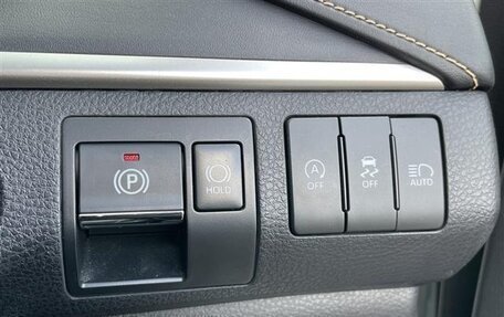 Toyota Harrier, 2019 год, 1 900 000 рублей, 26 фотография