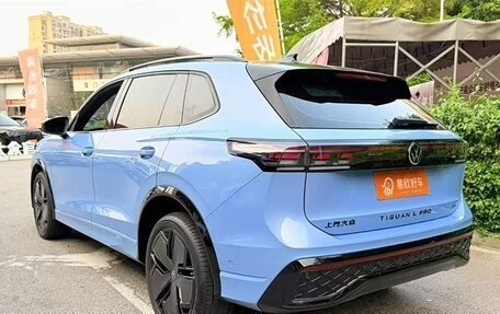 Volkswagen Tiguan, 2025 год, 4 200 000 рублей, 9 фотография