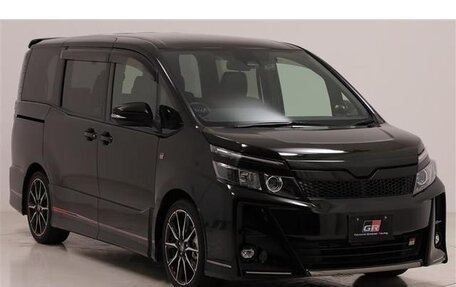 Toyota Voxy III, 2020 год, 2 350 000 рублей, 3 фотография