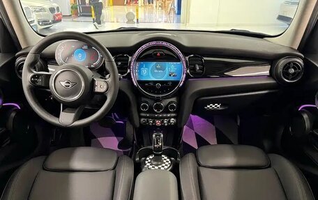 MINI Hatch, 2022 год, 1 780 005 рублей, 9 фотография