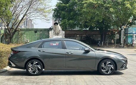 Hyundai Elantra, 2022 год, 1 350 000 рублей, 5 фотография