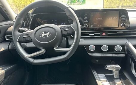 Hyundai Elantra, 2022 год, 1 350 000 рублей, 10 фотография