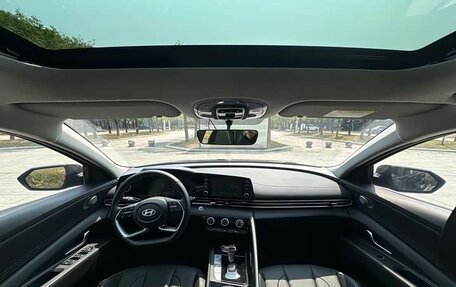 Hyundai Elantra, 2022 год, 1 350 000 рублей, 11 фотография