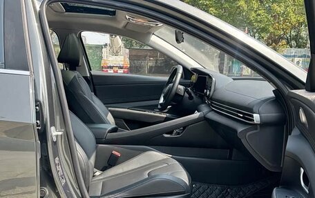 Hyundai Elantra, 2022 год, 1 350 000 рублей, 16 фотография